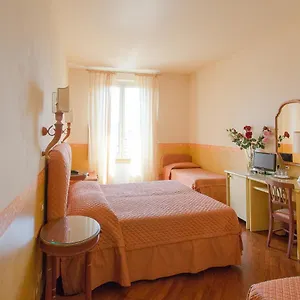 Hotel Aurora ***
